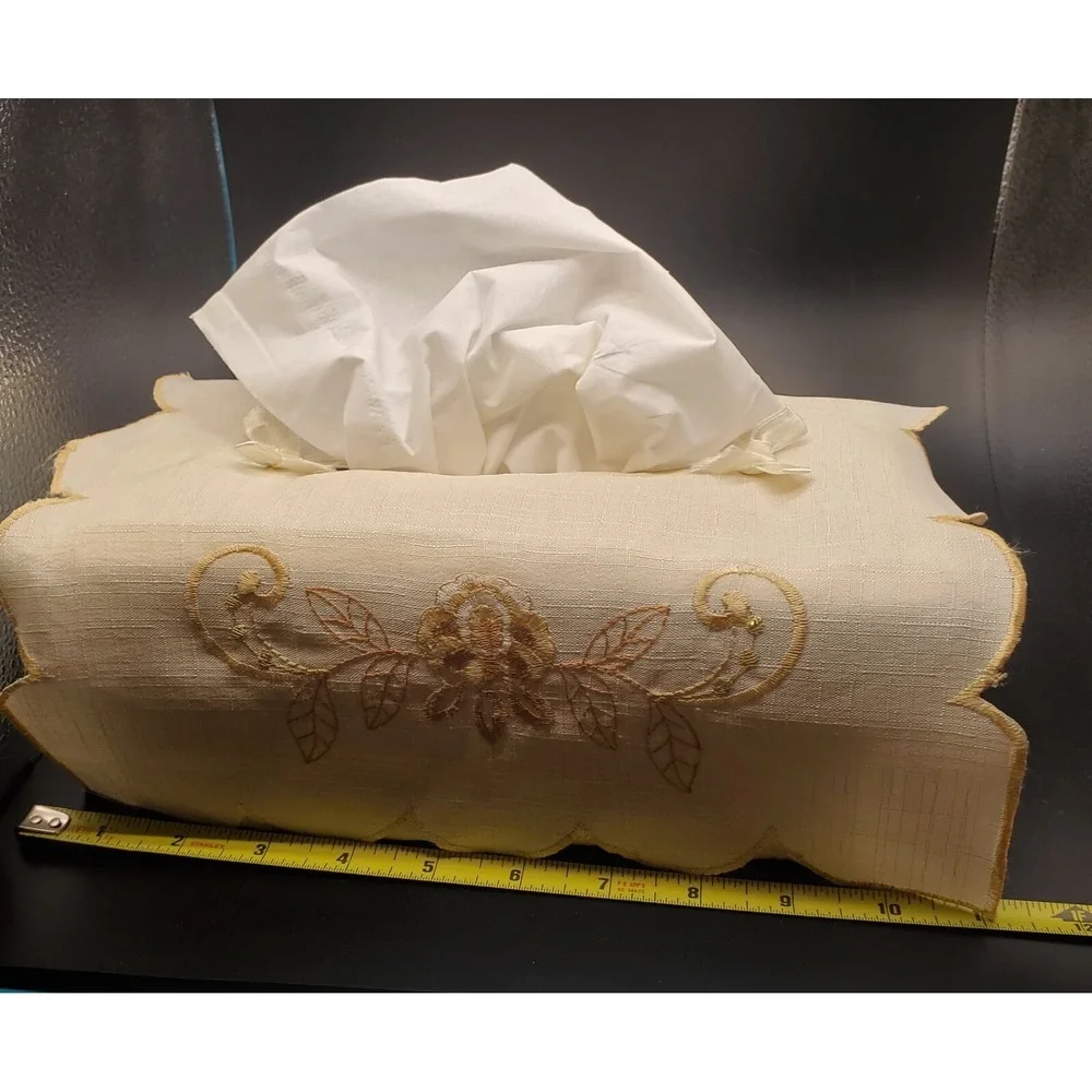 Vintage Embroidered Linen Cloth Floral Tissue Box Cover With‎ Scalloped Edge